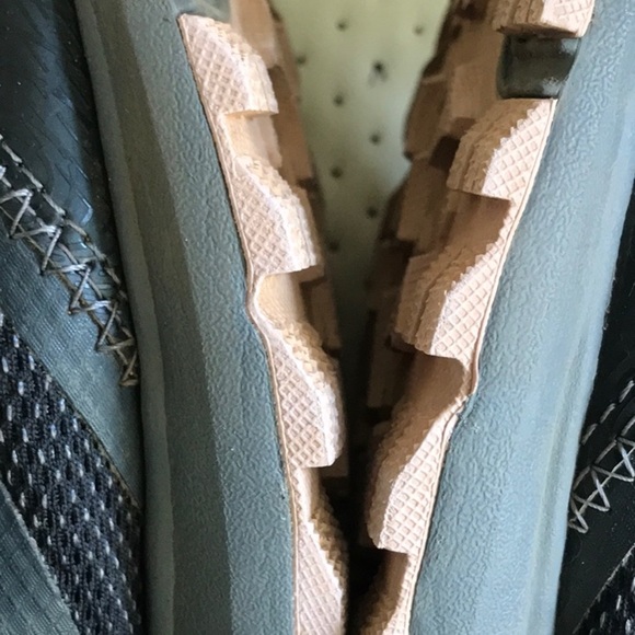 New Balance Navy and Pink Athletic Shoes - Picture 8 of 8